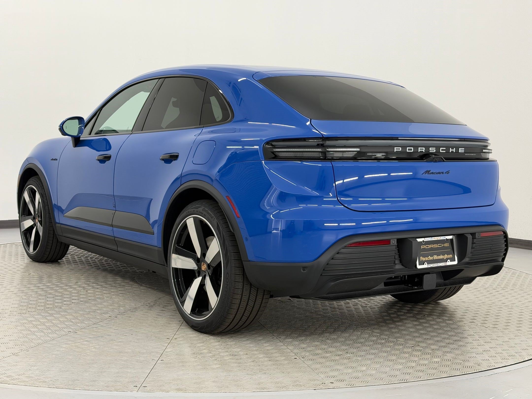New 2026 Porsche Macan 4 Electric AWD/4WD image 3