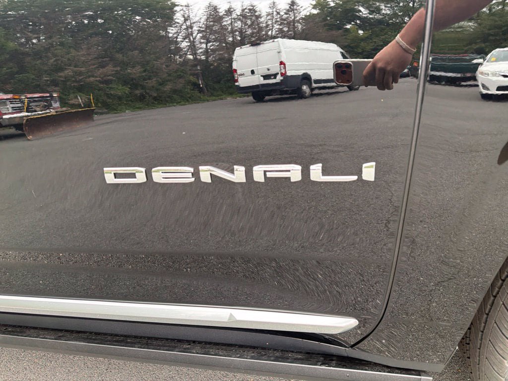 New 2026 GMC Yukon Denali w/ Denali Reserve Package AWD/4WD image 7