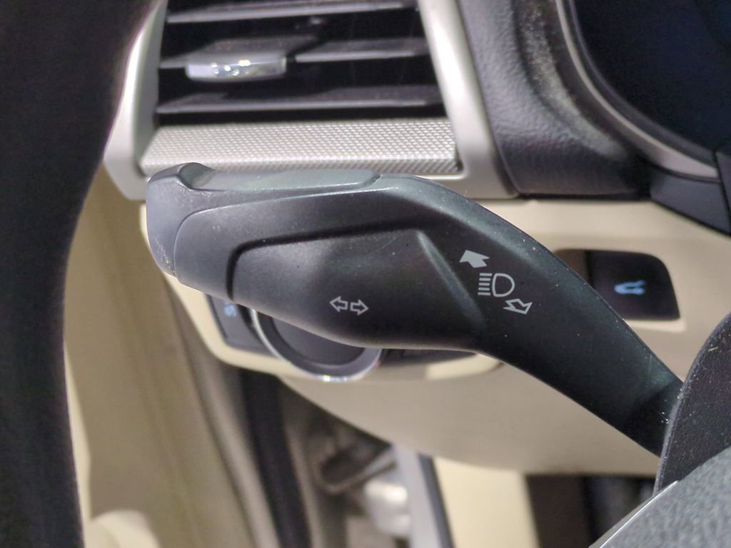 Used 2015 Ford Fusion SE image 30