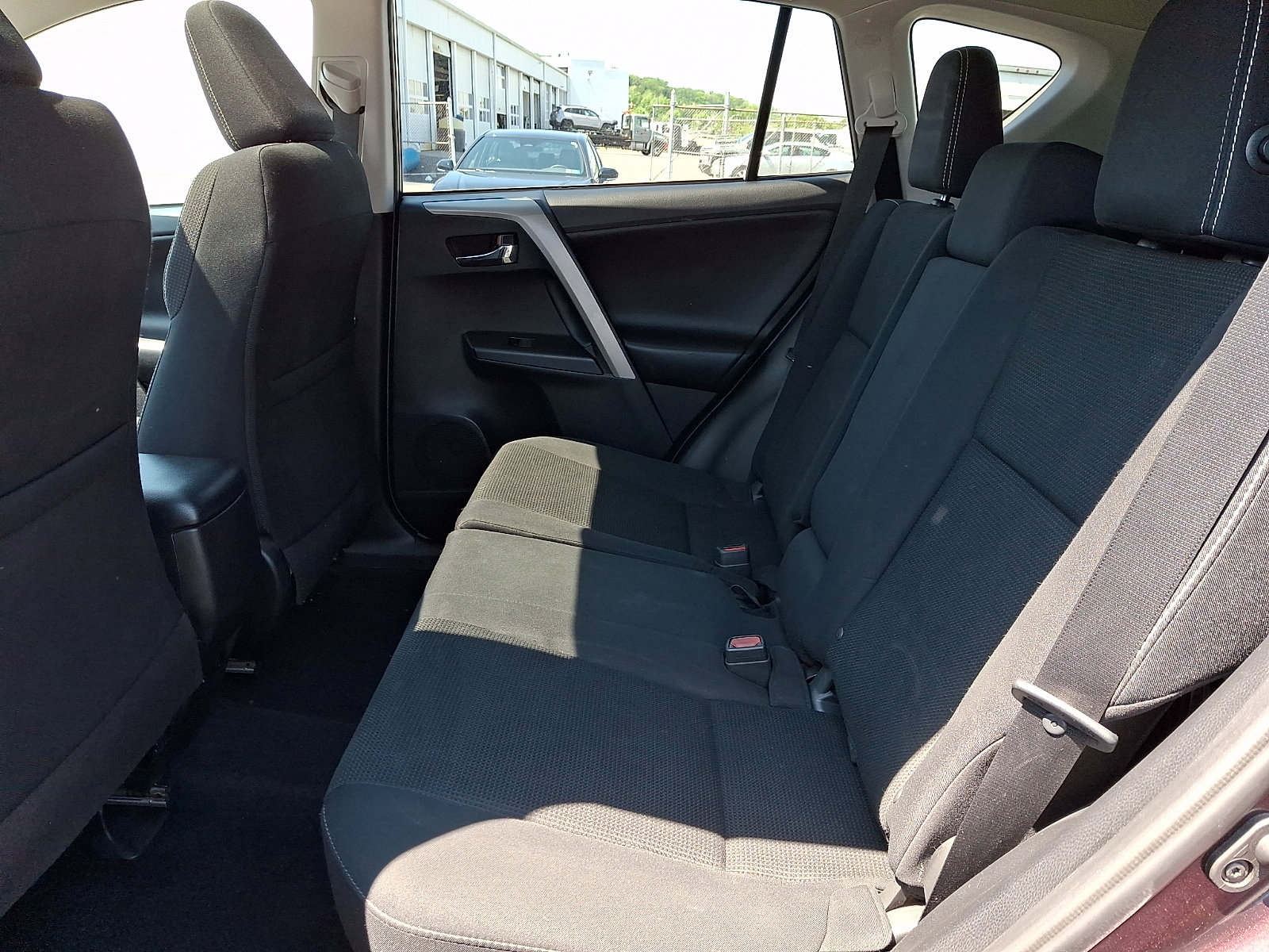 Used 2018 Toyota RAV4 XLE AWD/4WD image 10