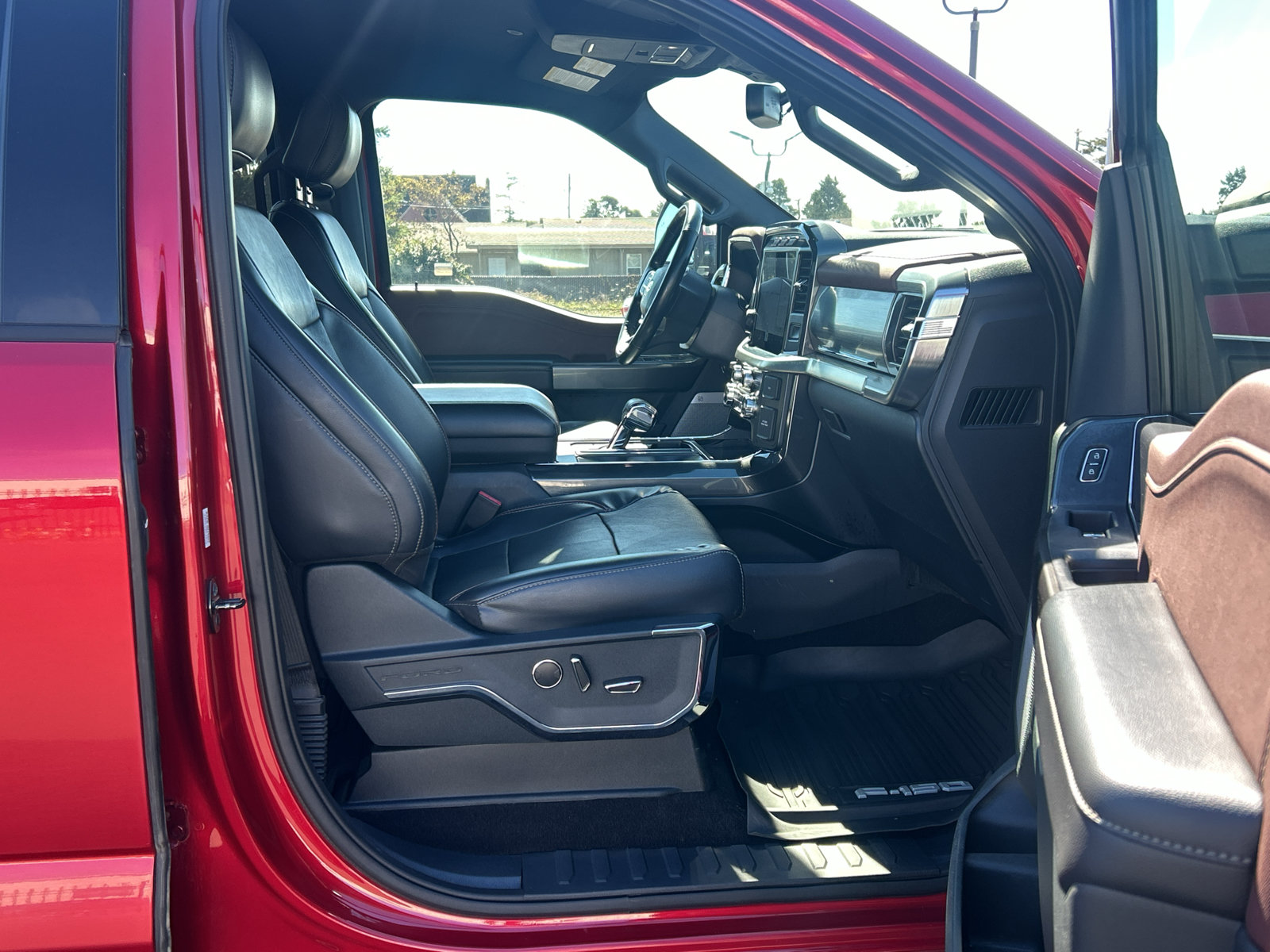 Used 2021 Ford F150 Lariat w/ Equipment Group 502A High AWD/4WD image 29
