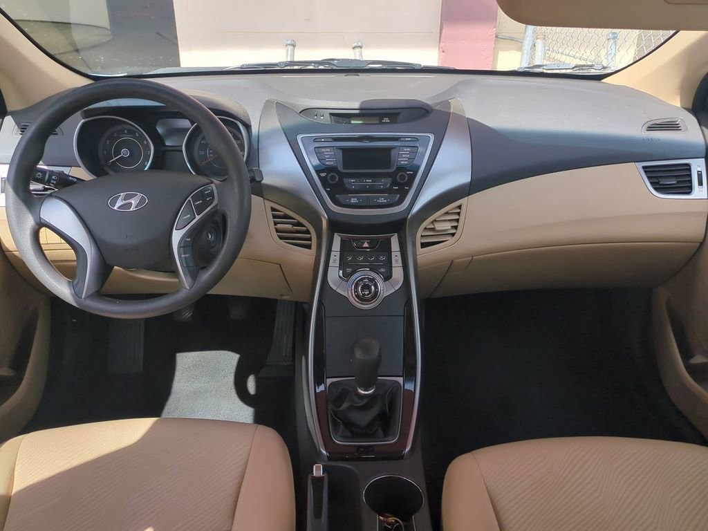 Used 2013 Hyundai Elantra GLS image 17