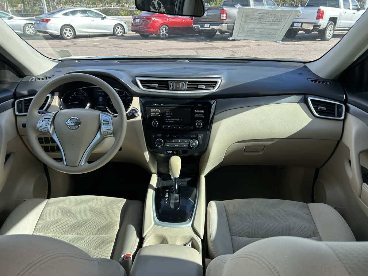 Used 2015 Nissan Rogue SV w/ SV Family Package image 10