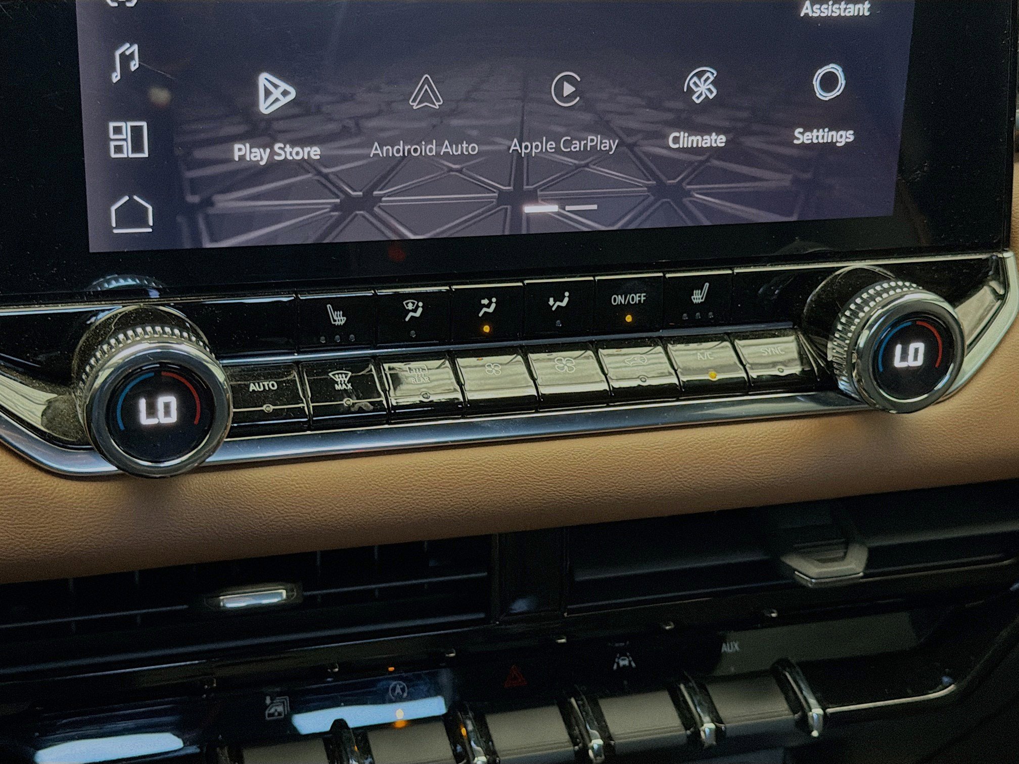 Used 2023 GMC Canyon AT4 w/ Canyon Safety Plus Package image 10