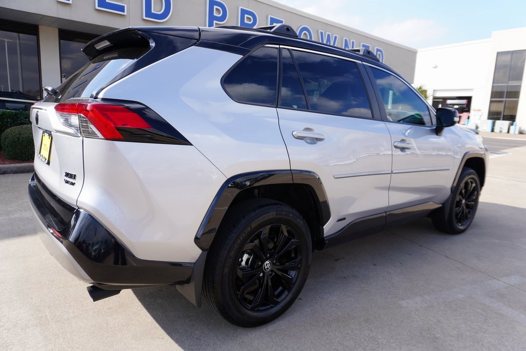 Used 2025 Toyota RAV4 XSE image 6