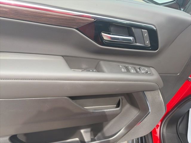 New 2026 Chevrolet Suburban LS AWD/4WD image 17