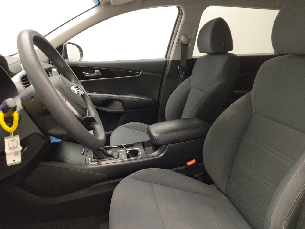 Used 2019 Kia Sorento LX image 17