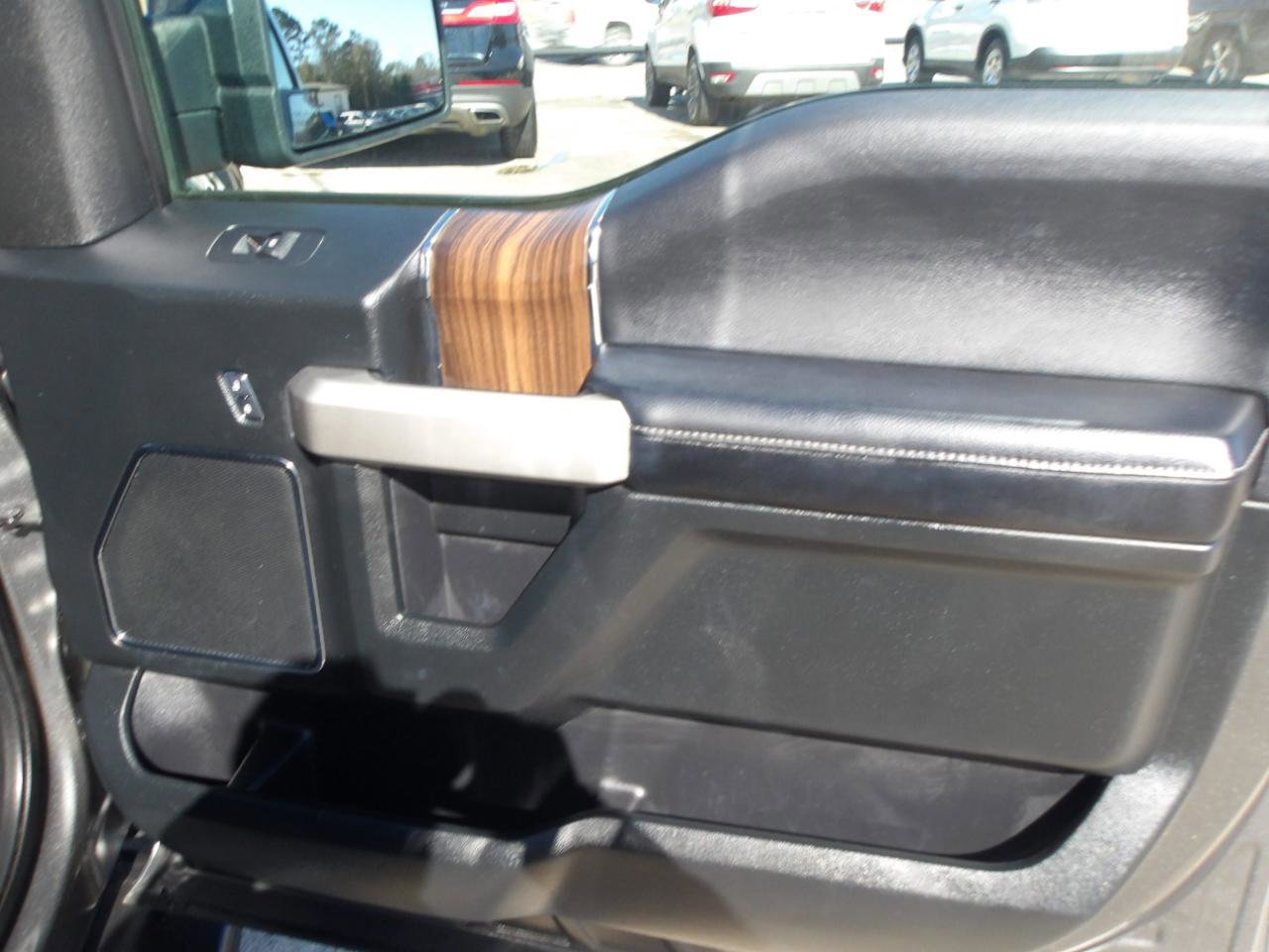 Used 2016 Ford F150 Lariat AWD/4WD image 9