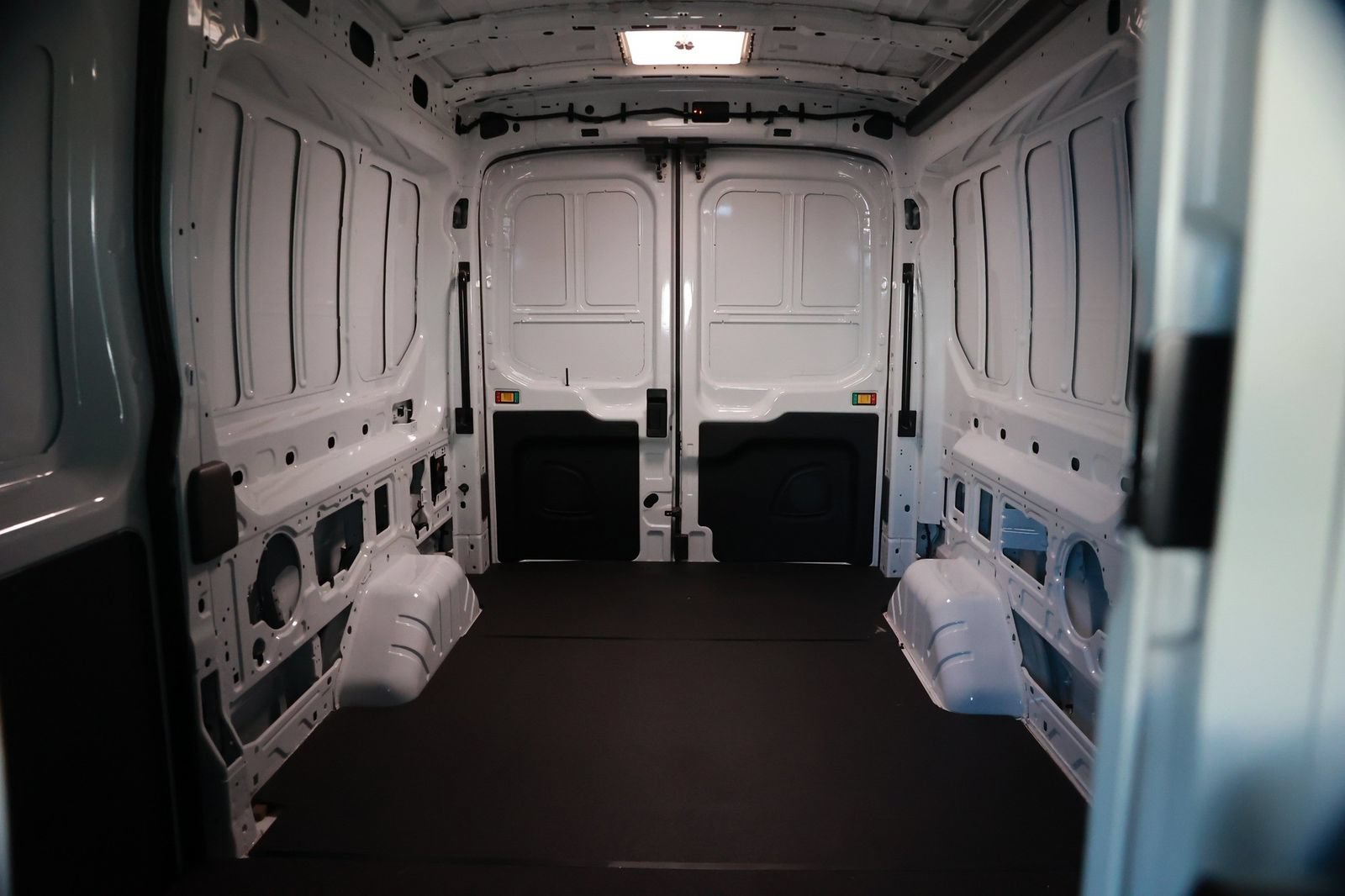Used 2024 Ford Transit 350 148 Medium Roof AWD image 34