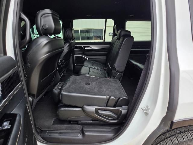 Used 2025 Jeep Wagoneer Series II w/ 8-Passenger Seating Package AWD/4WD image 30