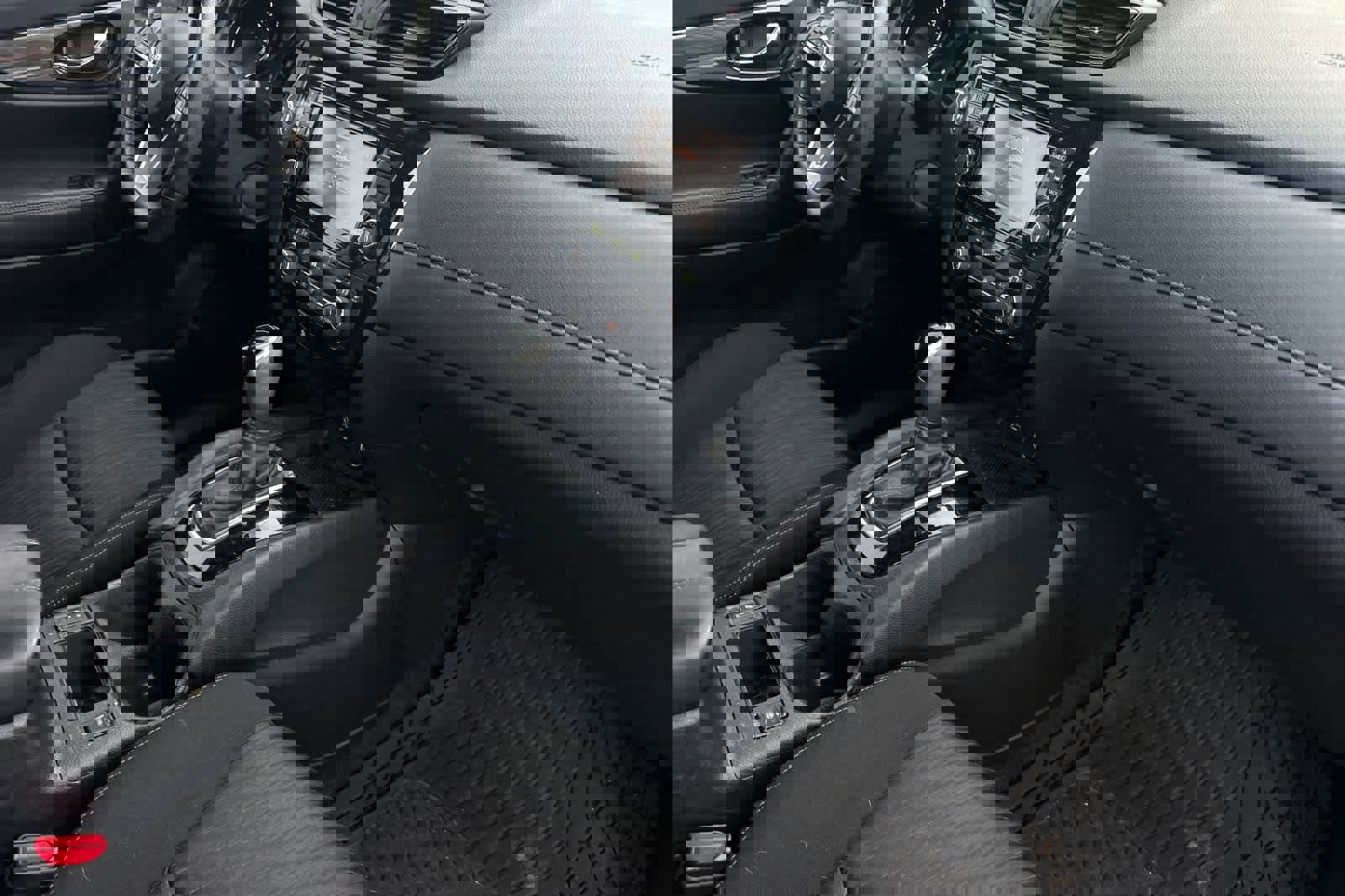 Certified 2020 Nissan Rogue SV image 16