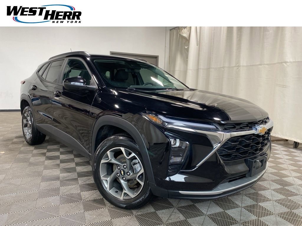 Used 2024 Chevrolet Trax LT w/ LT Convenience Package image 1