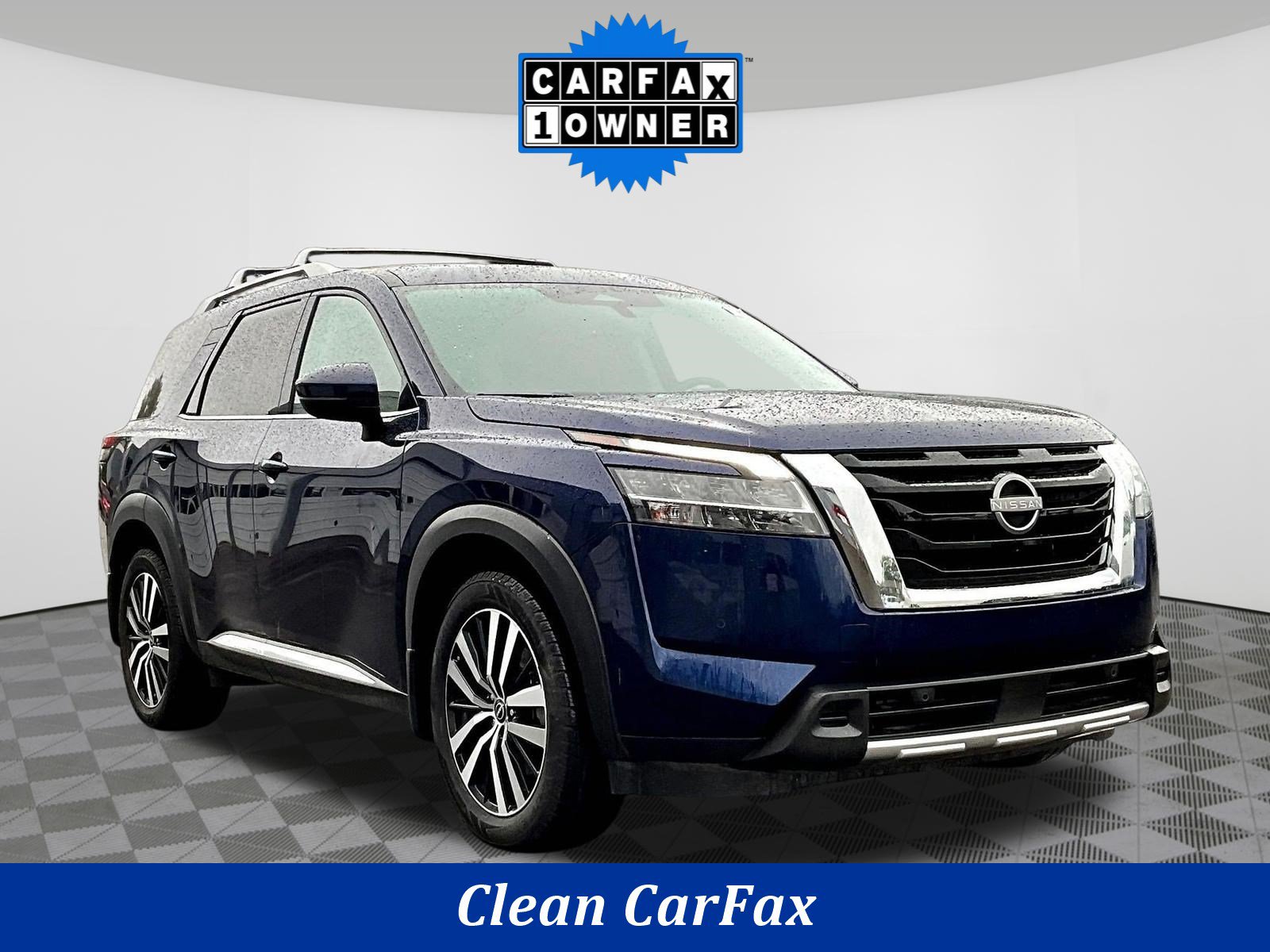 Certified 2024 Nissan Pathfinder Platinum w/ Cargo Package AWD/4WD image 3