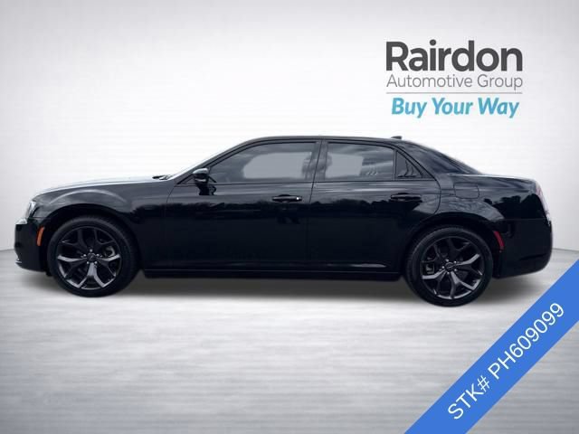 Used 2023 Chrysler 300 S RWD image 4