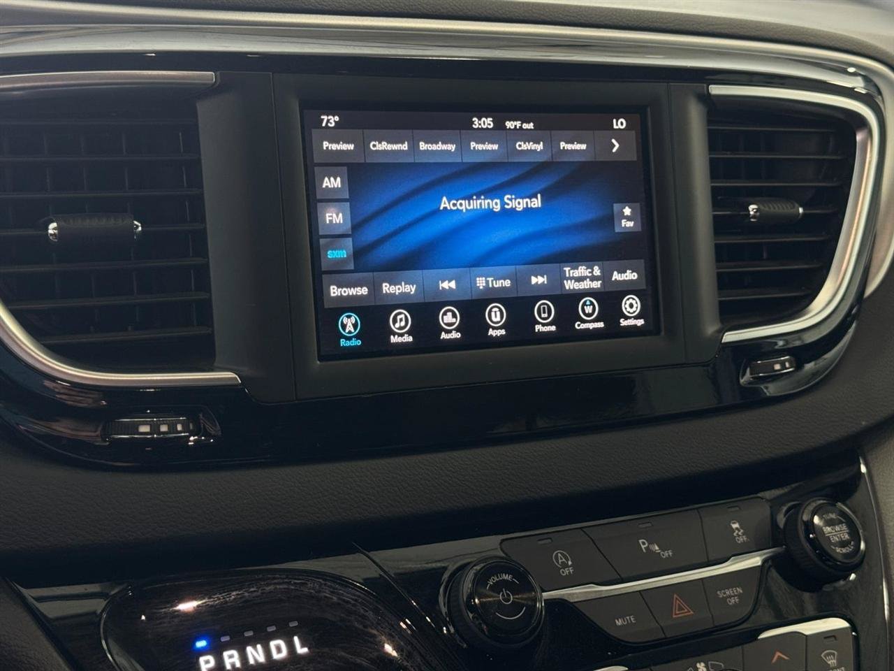 Used 2018 Chrysler Pacifica Touring Plus w/ S Appearance Package FWD image 18