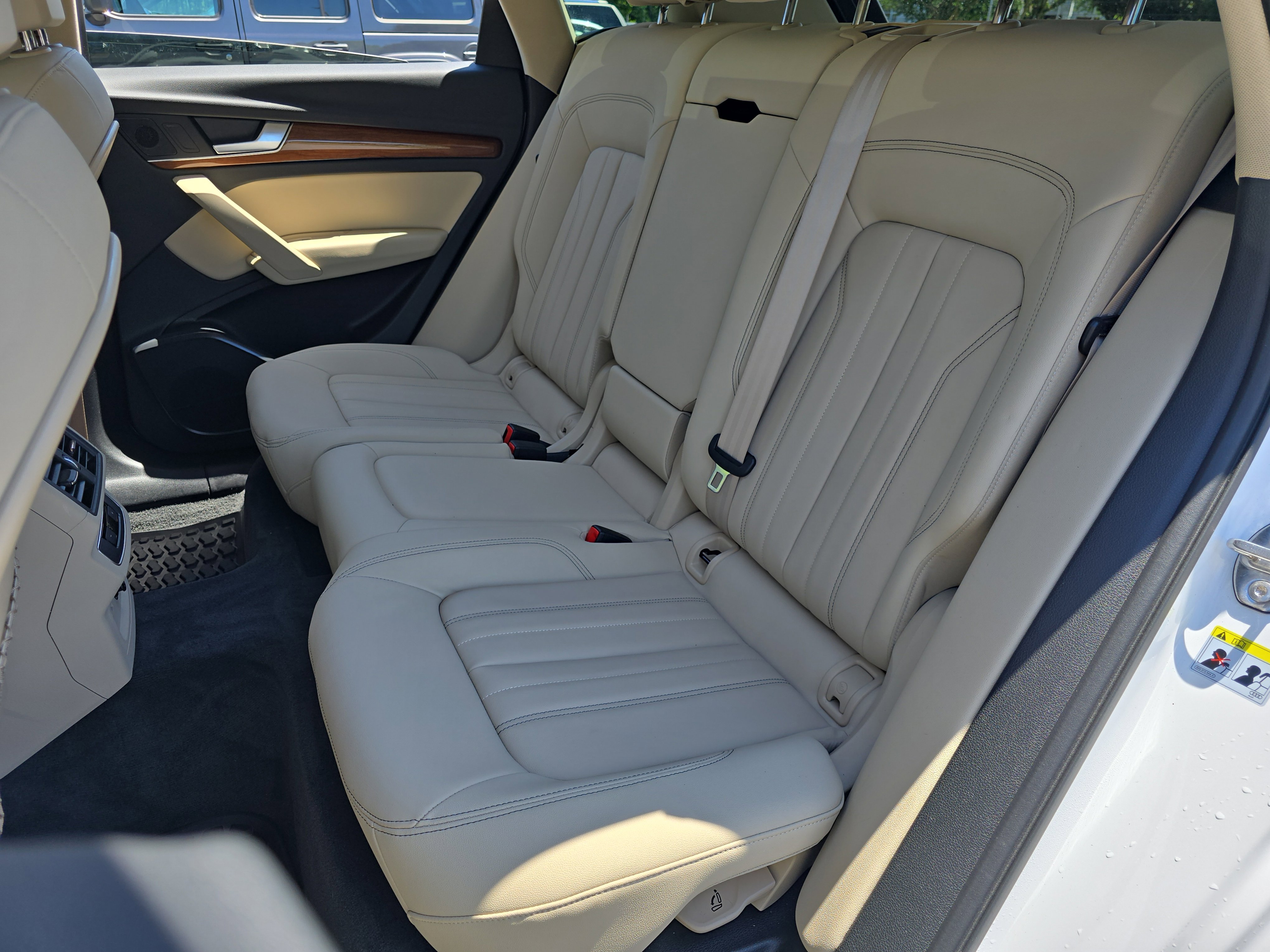 Used 2023 Audi Q5 2.0T Premium w/ Convenience Package AWD/4WD image 14
