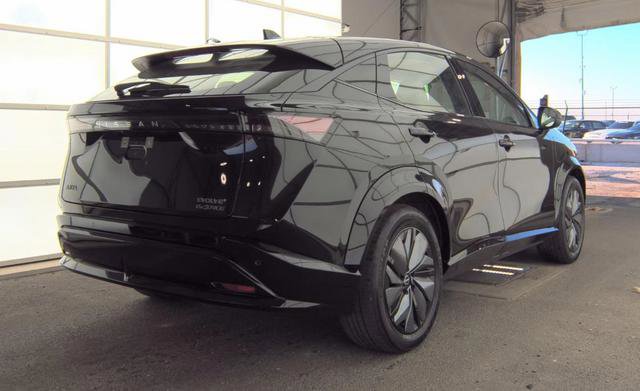 Used 2023 Nissan Ariya AWD image 3