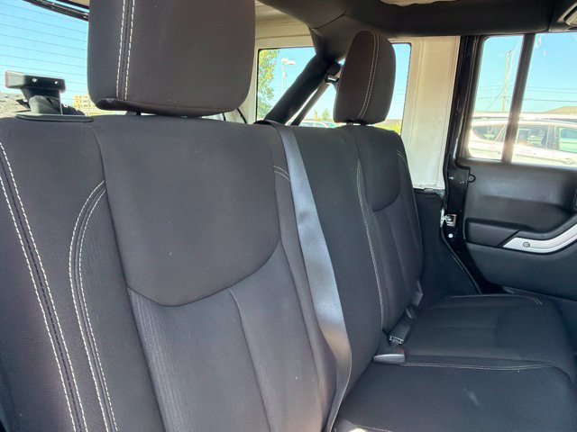 Used 2015 Jeep Wrangler Unlimited Sahara w/ Dual Top Group AWD/4WD image 14
