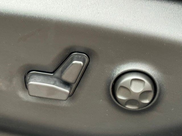 New 2026 Chrysler Pacifica Select image 12