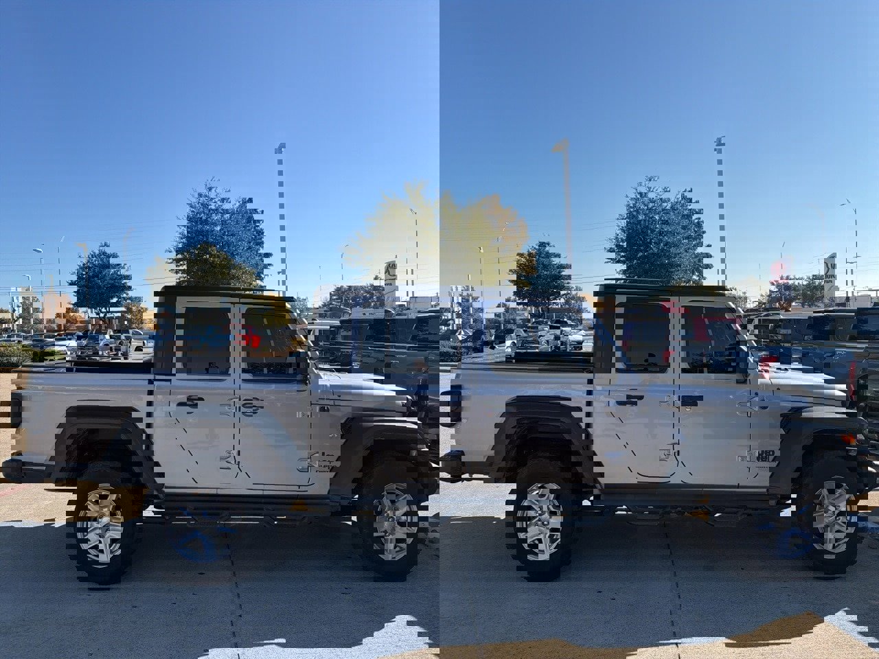 Used 2020 Jeep Gladiator Sport w/ Quick Order Package 24S image 5