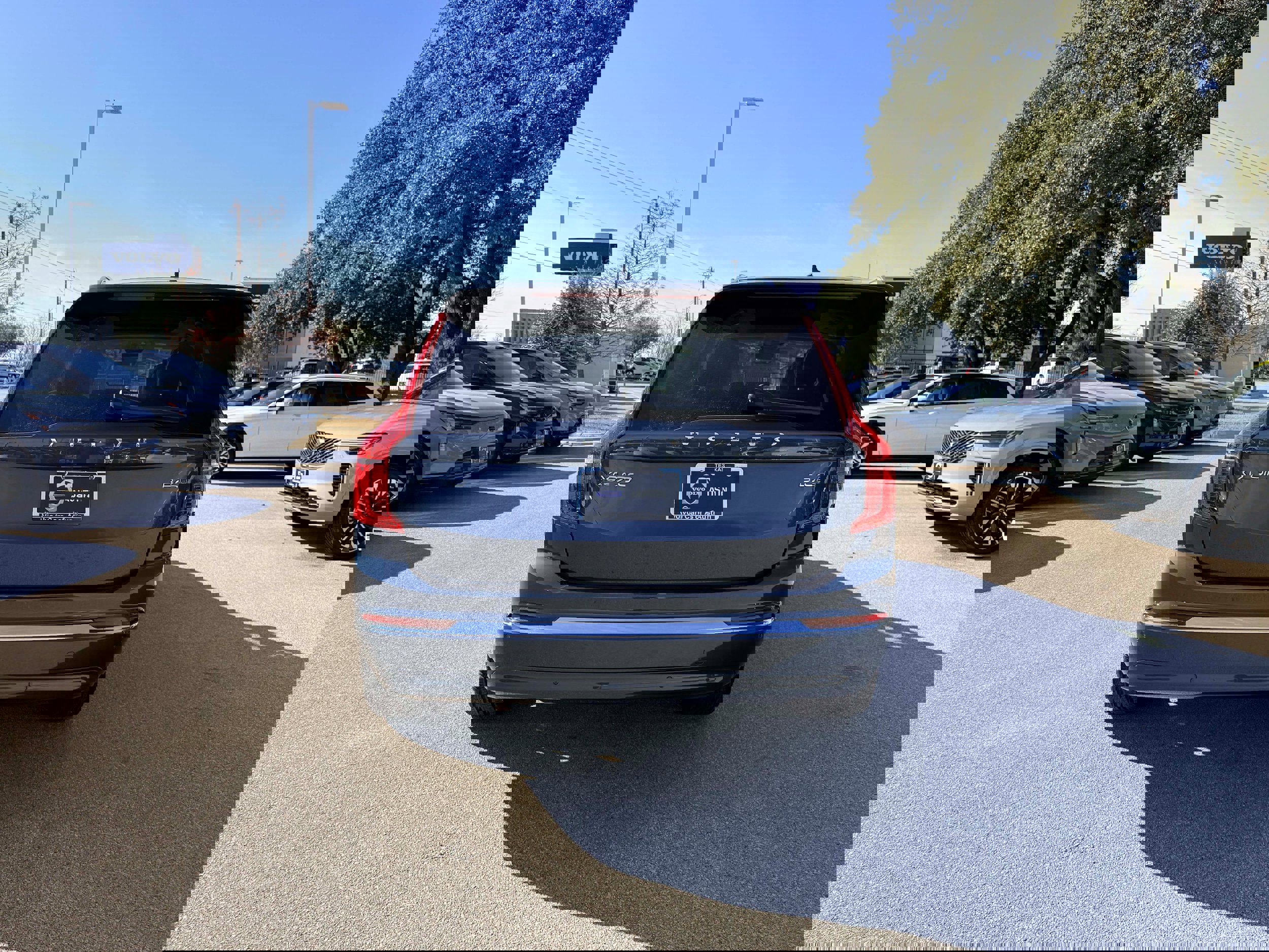 Used 2025 Volvo XC90 B6 Plus w/ Protection Package image 5