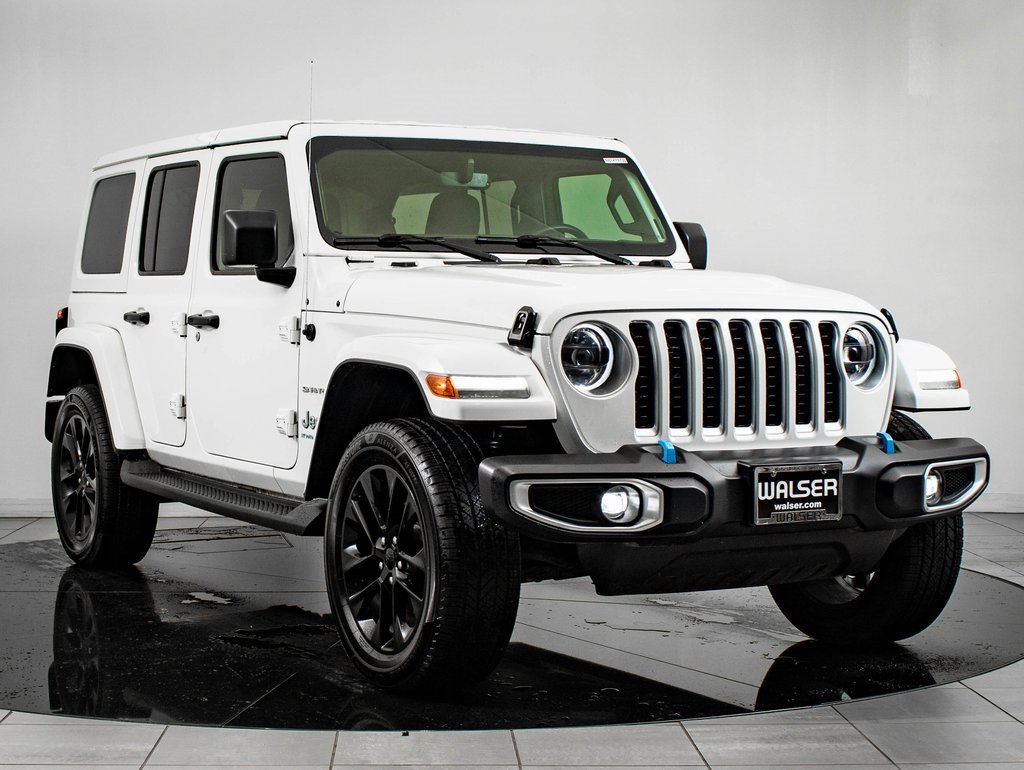 Used 2023 Jeep Wrangler Unlimited Sahara w/ Cold Weather Group image 12