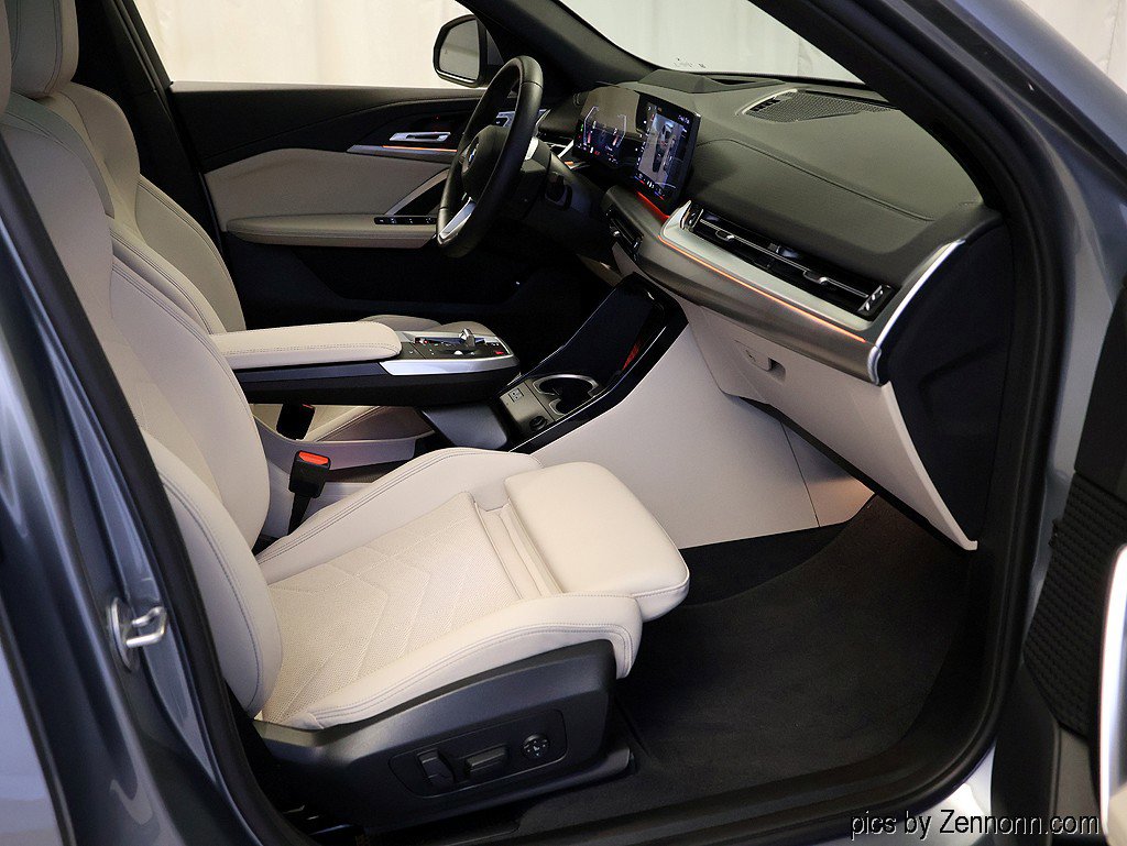 Certified 2025 BMW X2 xDrive28i AWD/4WD image 36