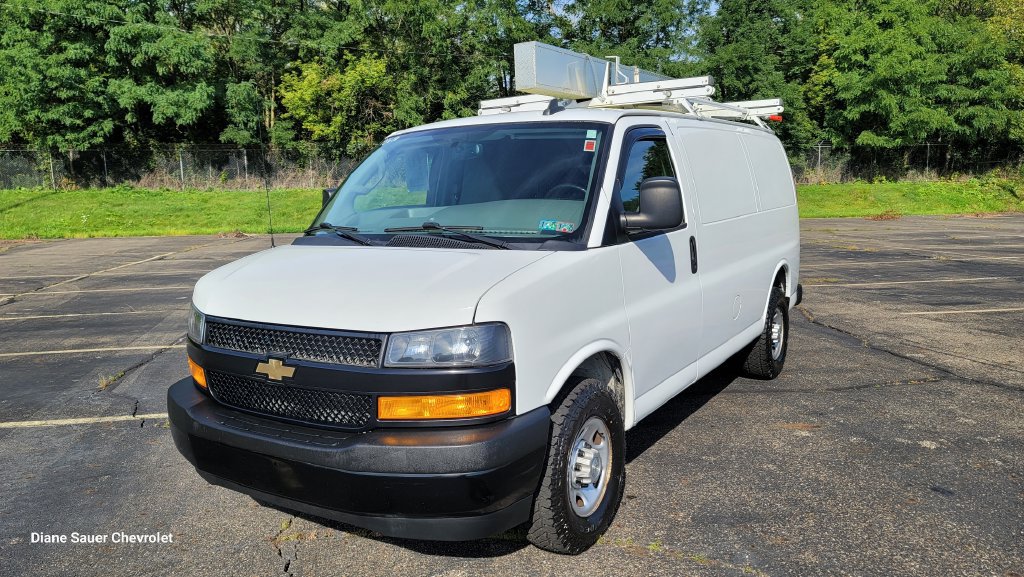 Used 2021 Chevrolet Express 2500 w/ Driver Convenience Package RWD image 5