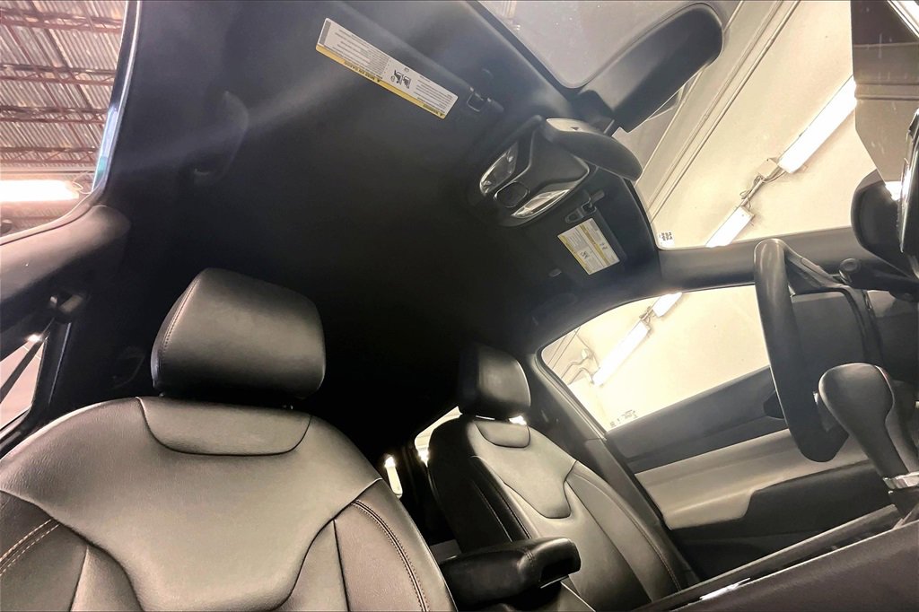 Used 2024 Jeep Compass Limited image 28