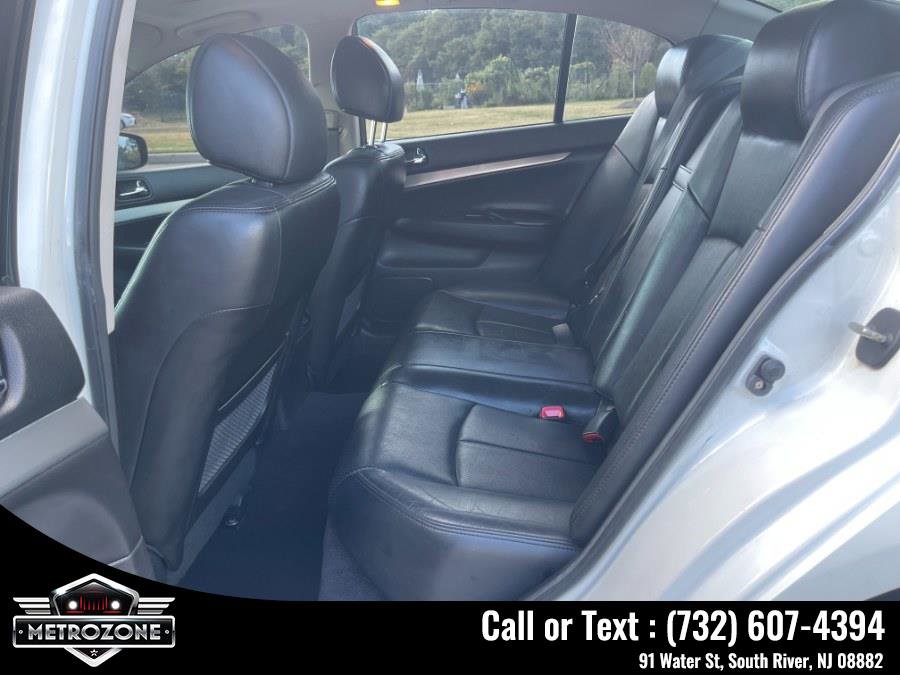 Used 2013 INFINITI G37 Journey w/ Premium Pkg image 15