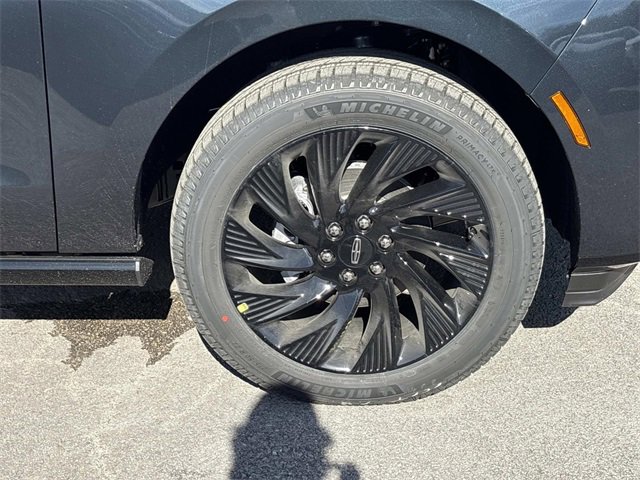 New 2025 Lincoln Navigator L Reserve w/ Jet Appearance Package image 9