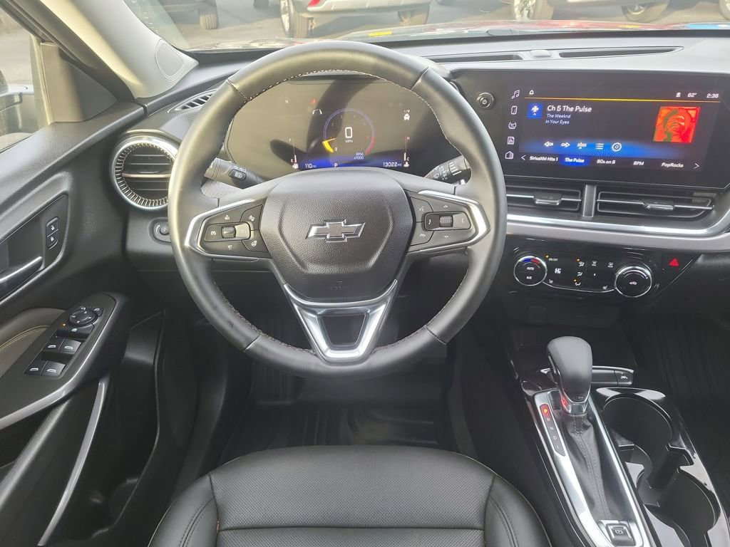 Used 2025 Chevrolet Trax ACTIV image 27