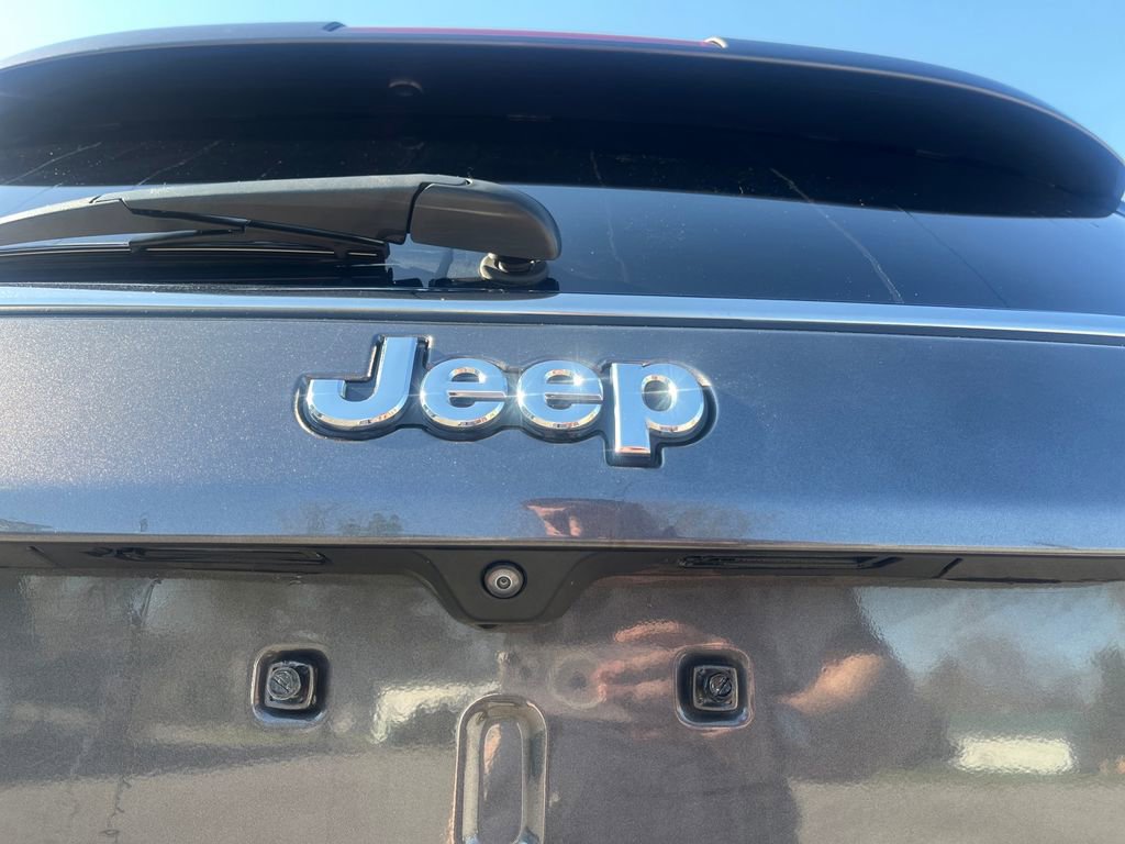 Used 2024 Jeep Compass Latitude AWD/4WD image 10
