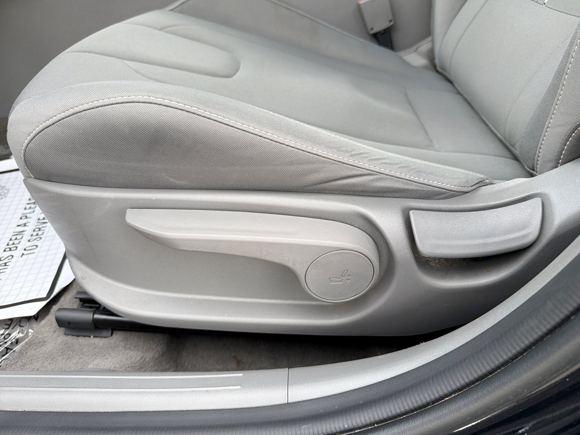 Used 2024 Hyundai Elantra SEL FWD image 14