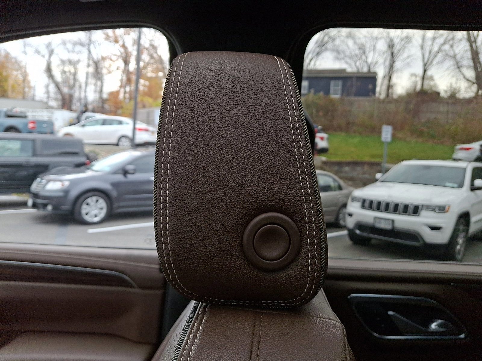 Used 2022 Chevrolet Suburban High Country image 17