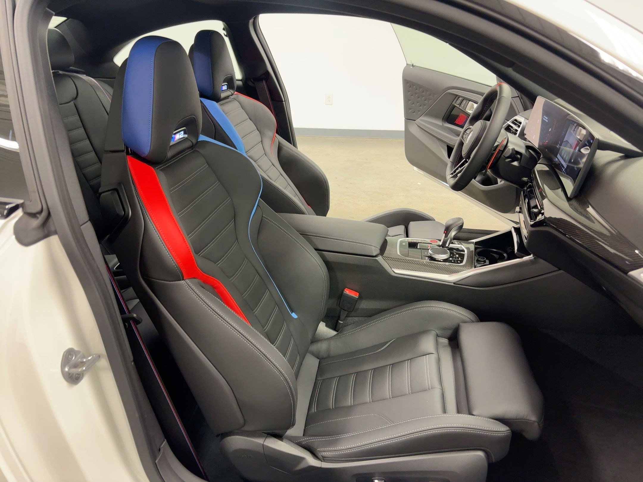 Used 2025 BMW M2 w/ Lighting Package image 31