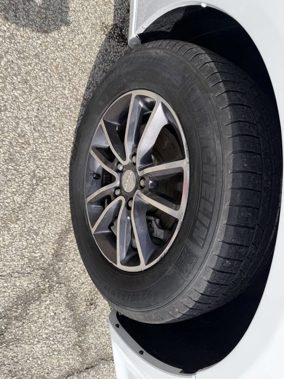 Used 2017 Dodge Grand Caravan SXT w/ Rear Park Assist Package FWD image 11