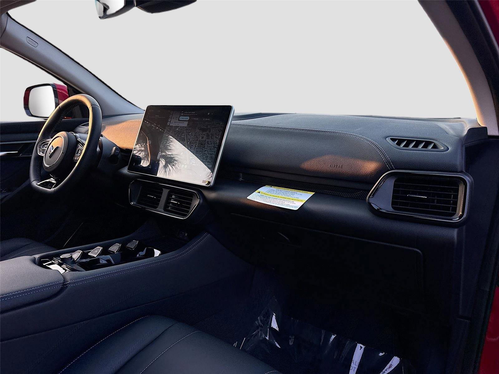 New 2025 VinFast VF 8 Eco image 29