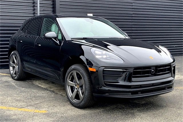 New 2025 Porsche Macan image 12