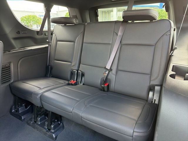 Used 2025 Chevrolet Suburban High Country AWD/4WD image 26