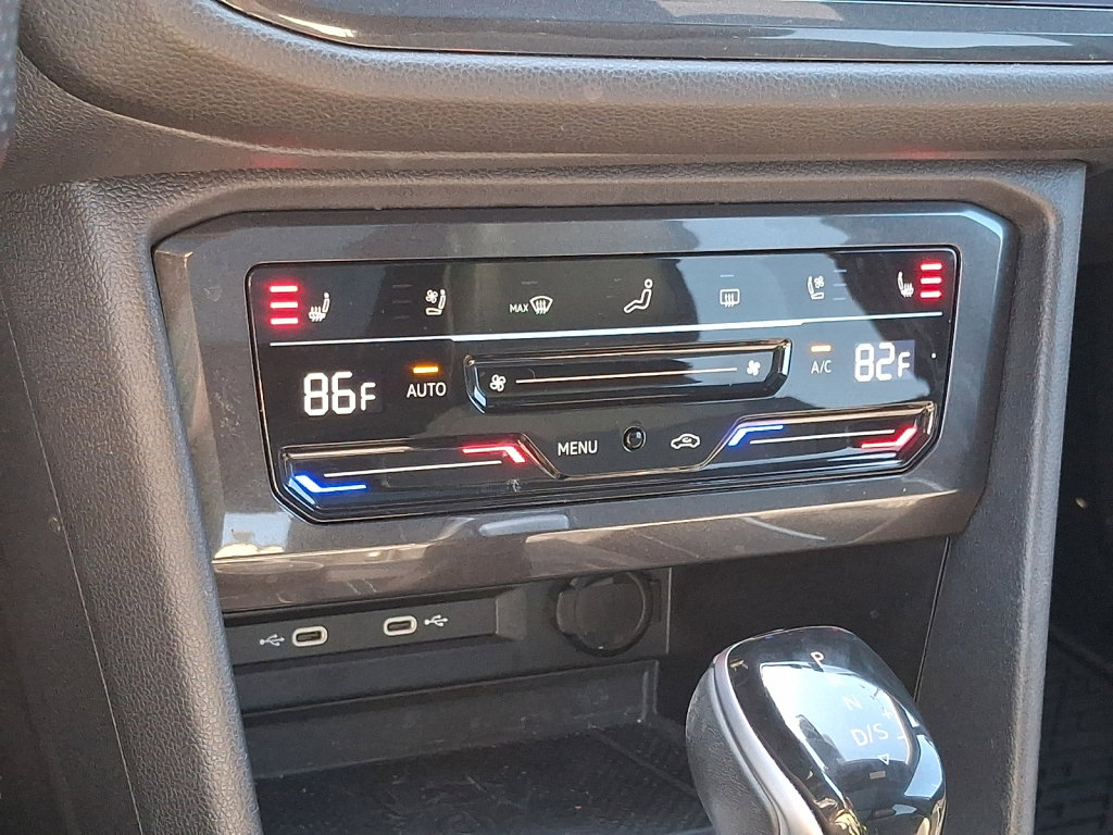 Used 2024 Volkswagen Tiguan SEL R-Line image 29