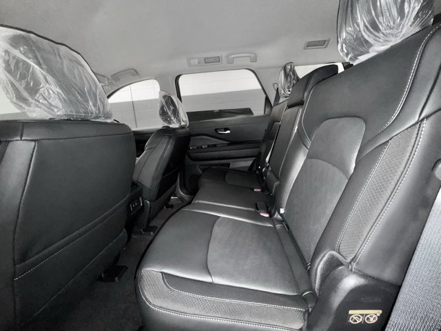 New 2026 Nissan Pathfinder SL AWD/4WD image 8