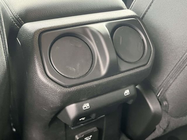 Used 2019 Jeep Wrangler Unlimited Sahara image 19