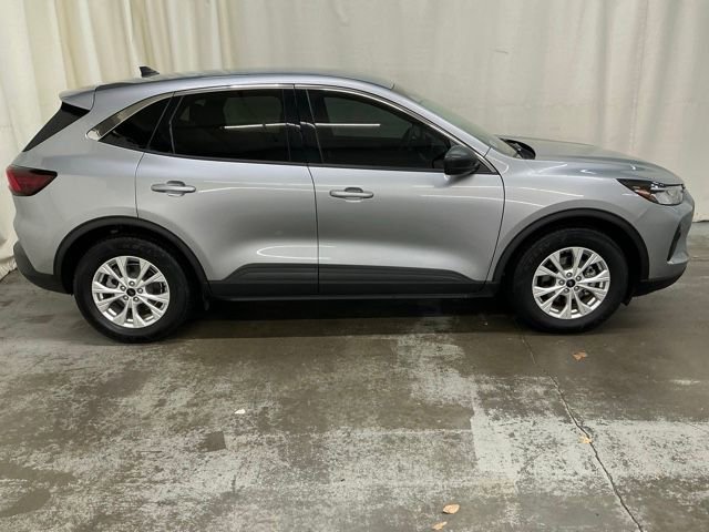 Used 2024 Ford Escape Active w/ Tech Pack #1 FWD image 2