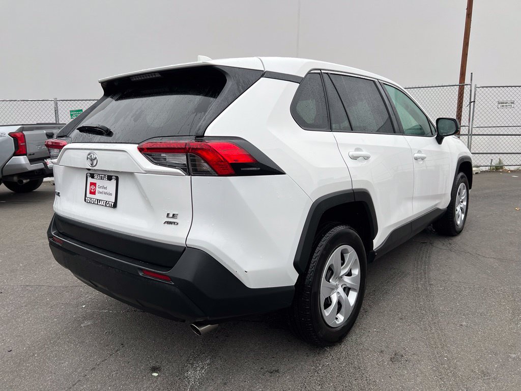 Used 2025 Toyota RAV4 LE AWD/4WD image 4