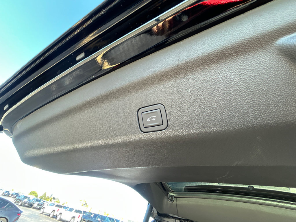 New 2026 GMC Yukon Elevation w/ Elevation Premium Package AWD/4WD image 39