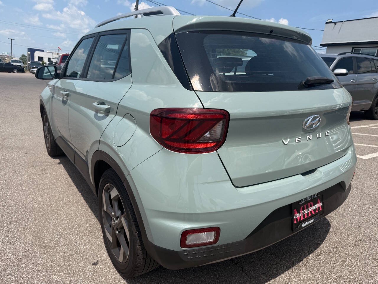 Used 2025 Hyundai Venue SEL FWD image 24