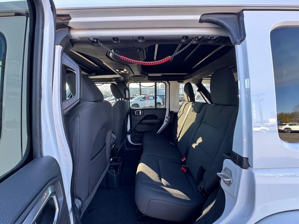 Used 2021 Jeep Wrangler Unlimited Sahara image 11