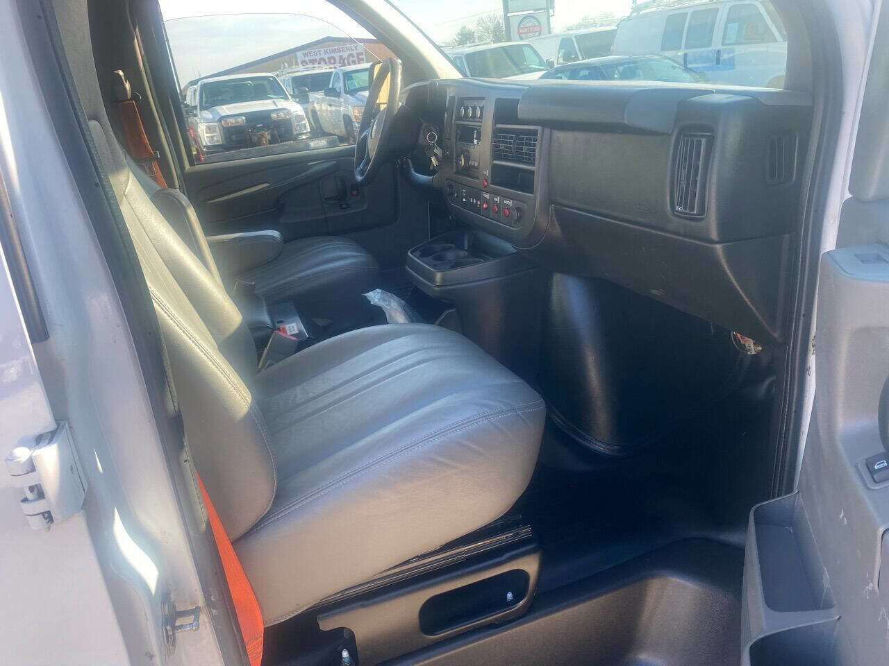 Used 2014 Chevrolet Express 2500 image 12