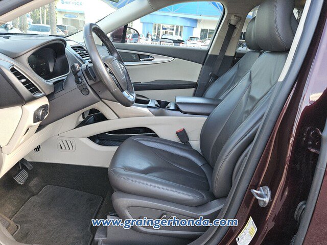Used 2019 Lincoln Nautilus Select w/ Cargo Utility Package FWD image 10